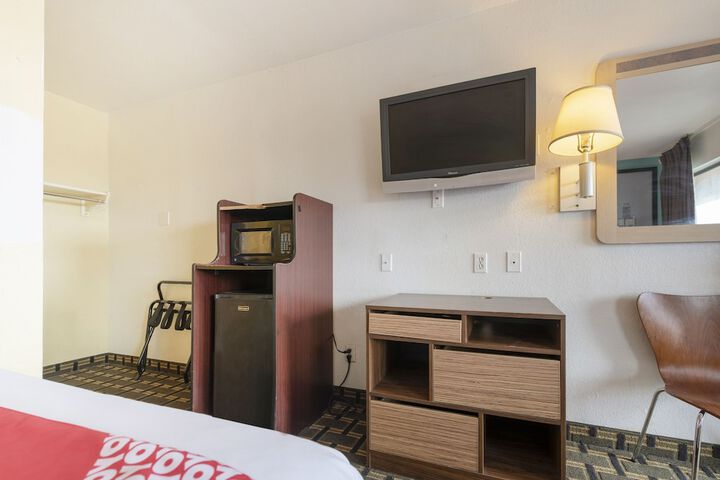 Standard Room, King or Two Doubles (10 of 10)