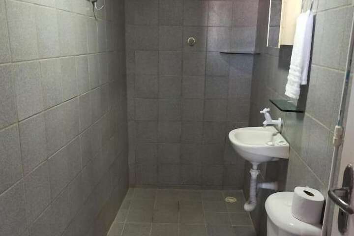 Room 9 of 16