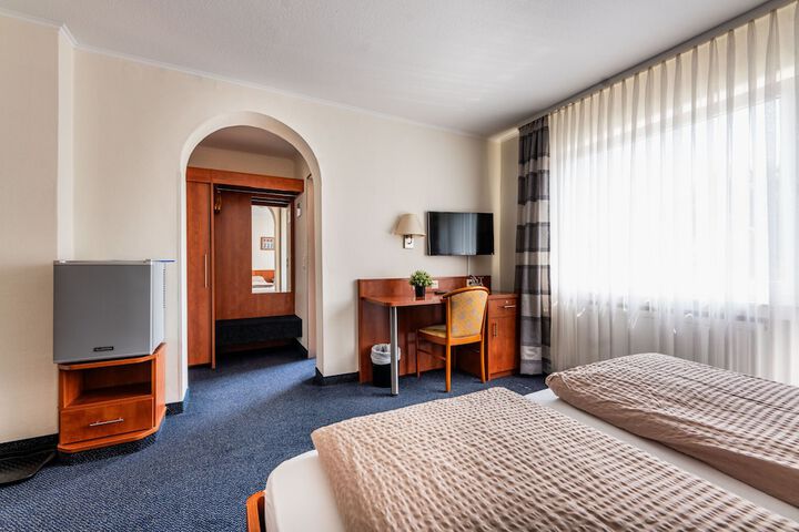 Room 48 of 112