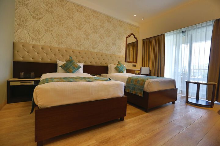 Room 15 of 37