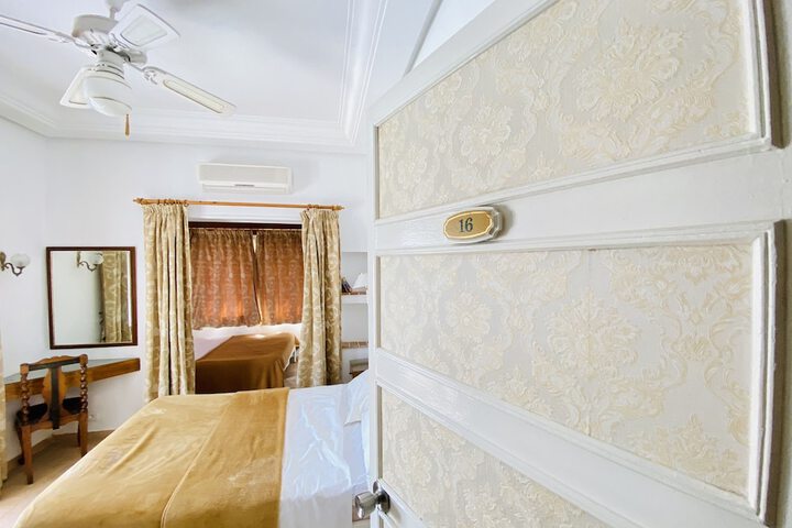 Room 6 of 46