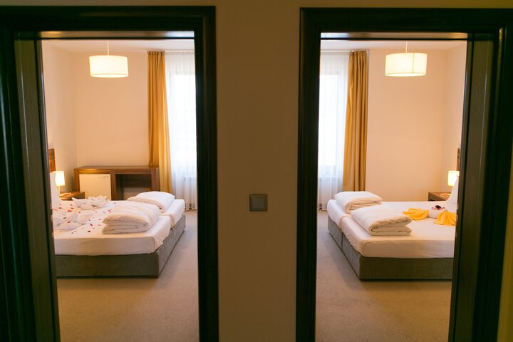 Room 7 of 181