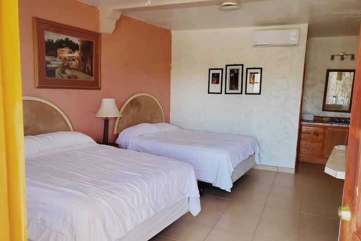Room 5 of 33
