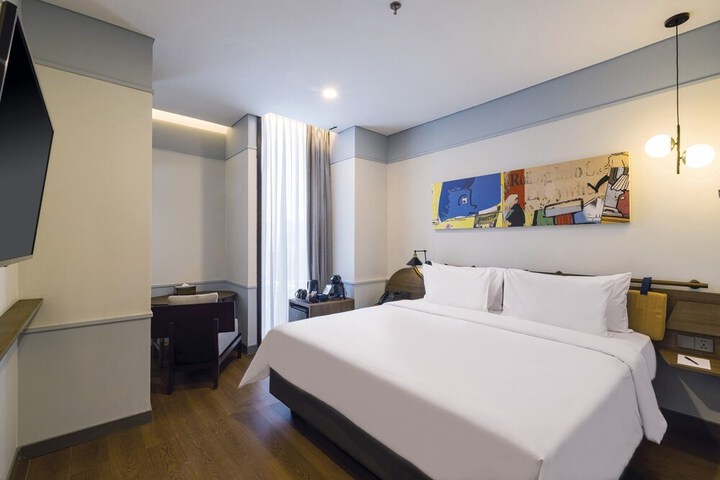Room 5 of 20