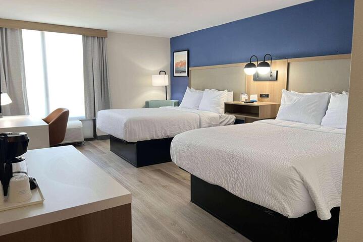 2 Double Beds (6 of 9)