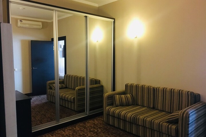 Room 18 of 22