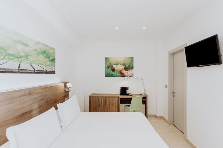 Room 9 of 51
