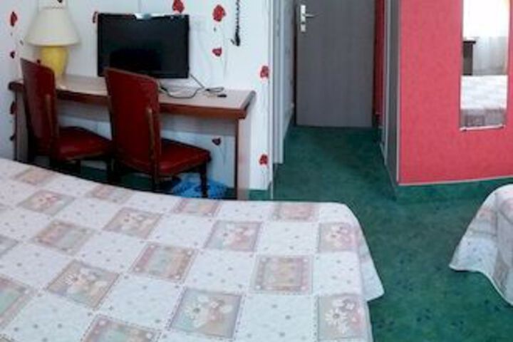 Room 12 of 46