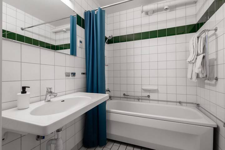 Room 50 of 89