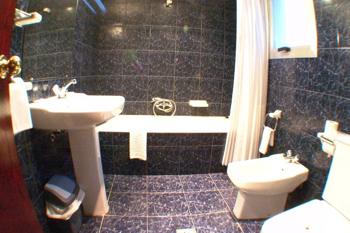 Room 21 of 35
