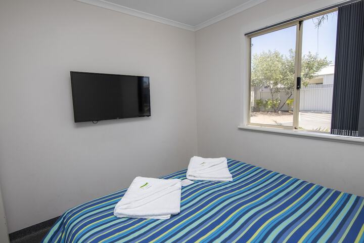 Room 6 of 145