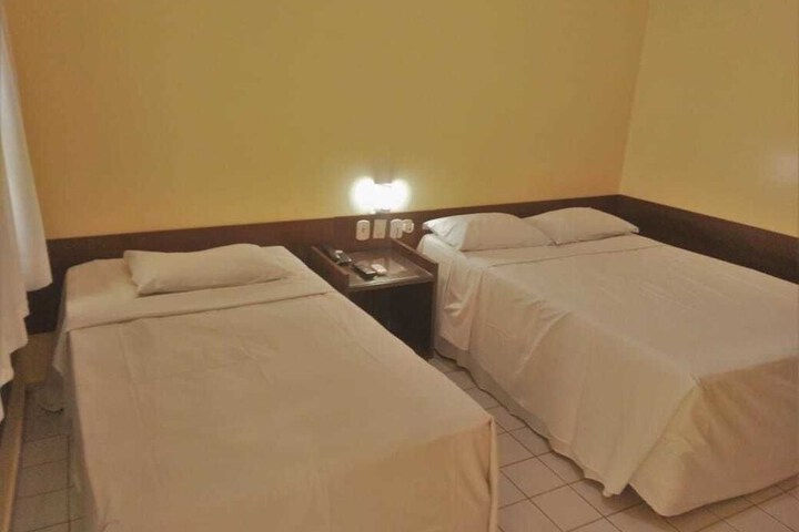 Room 4 of 28