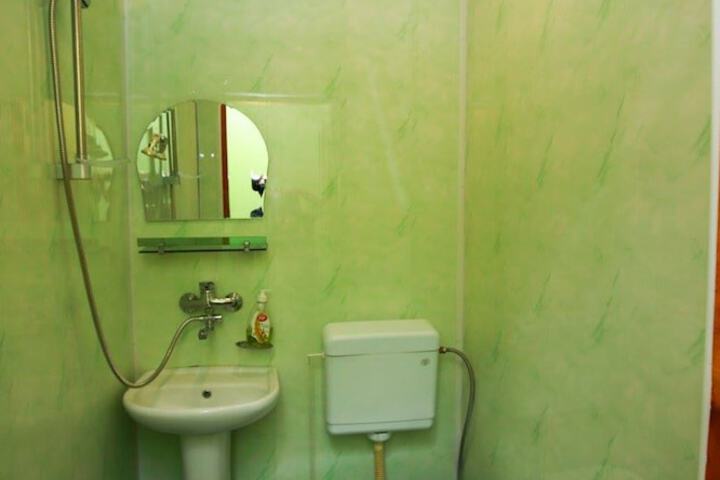 Room 13 of 19