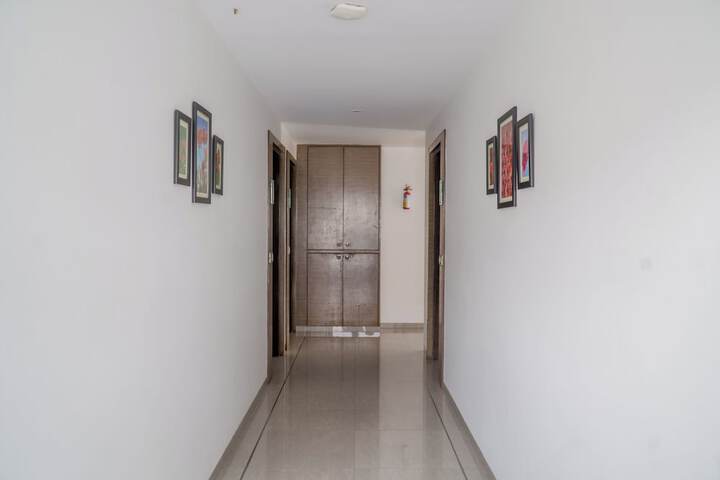 Ballroom/Hall 62 of 86