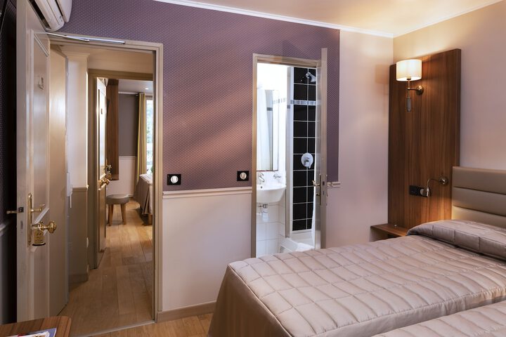 Room 4 of 23