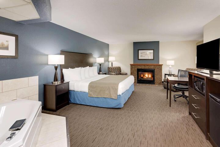 1 King Bed (1 of 22)