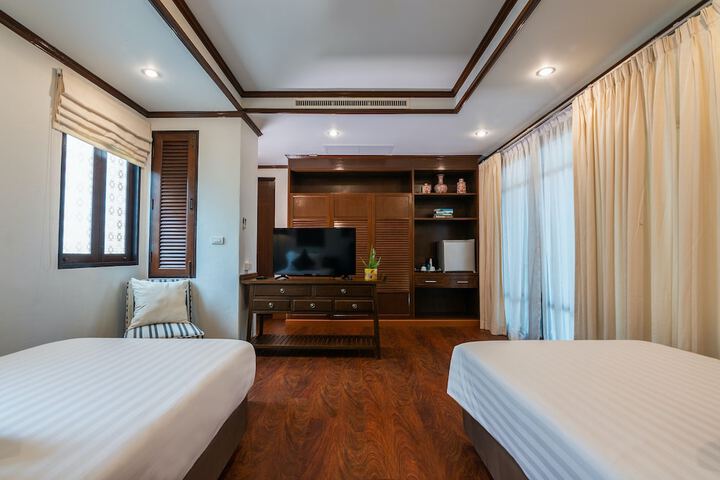 Room 18 of 74