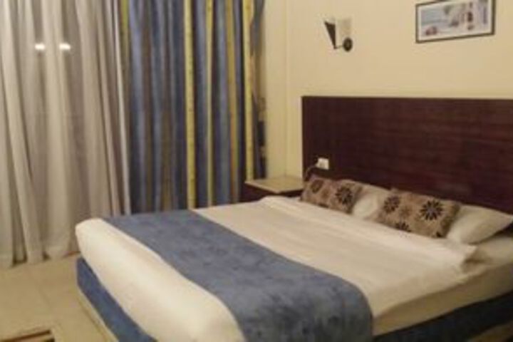 Room 21 of 66