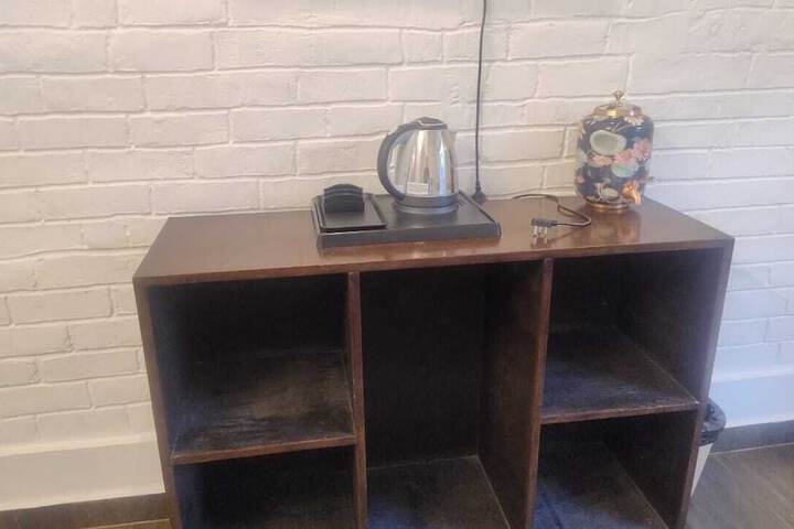 Room 9 of 28