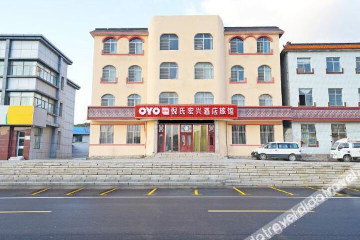 Hotel 4 of 12