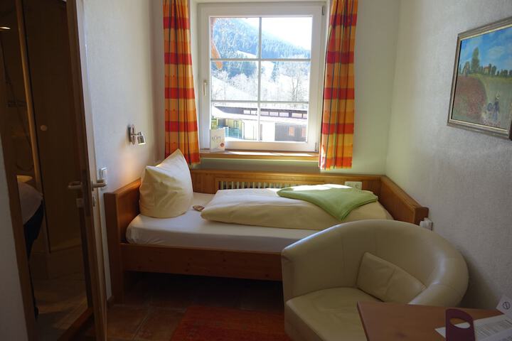 Room 20 of 35