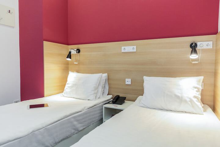 Room 33 of 91