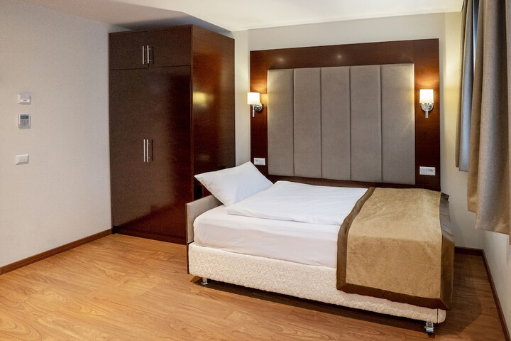 Room 18 of 36