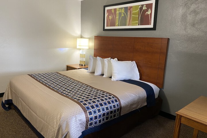 Room 12 of 23