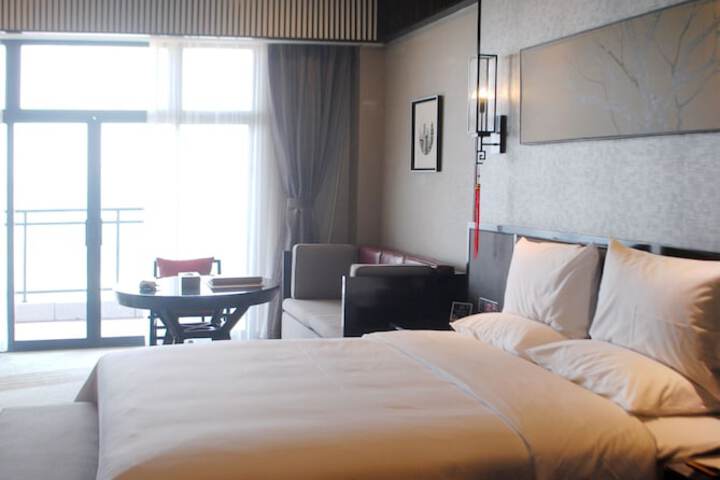 Room 5 of 17