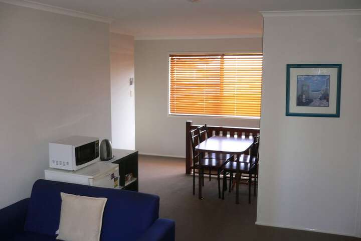 Room 32 of 48