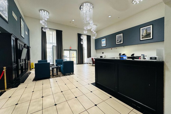 Hotel Interior 21 of 213