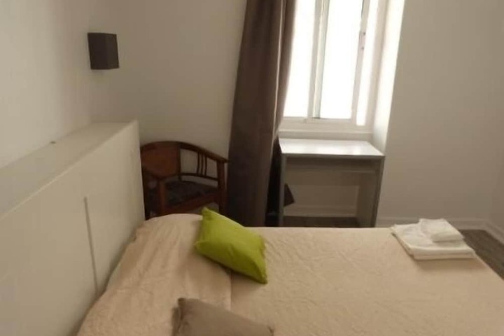 Room 14 of 40