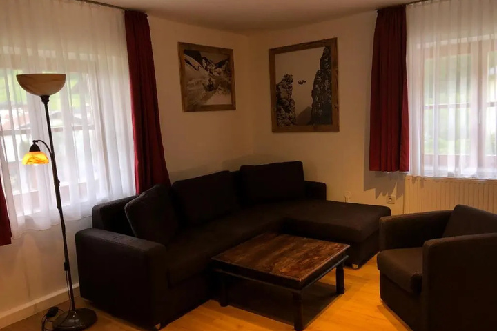 Room 3 of 8