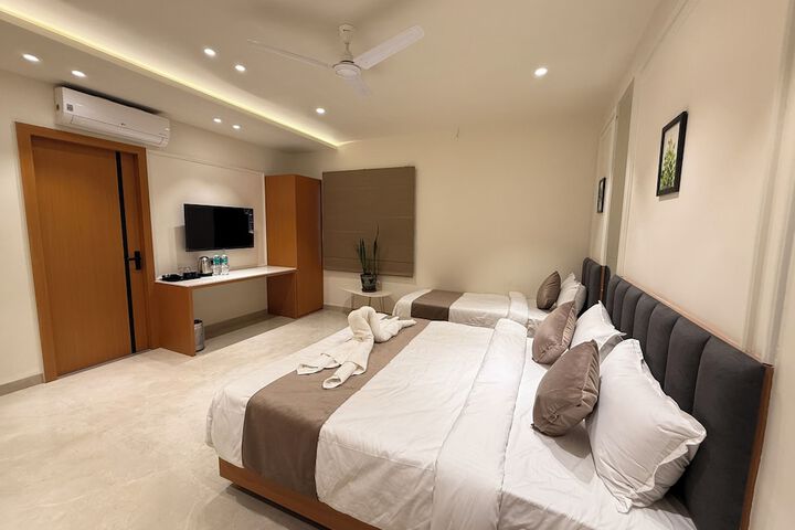 Room 32 of 50