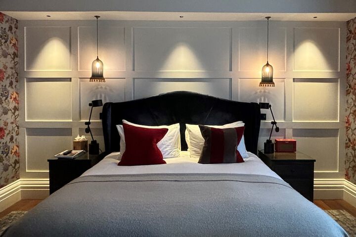 Room 26 of 90