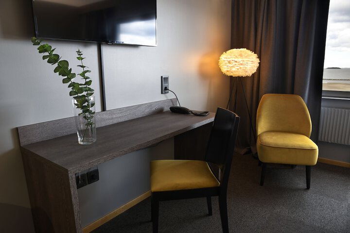 Room 6 of 36