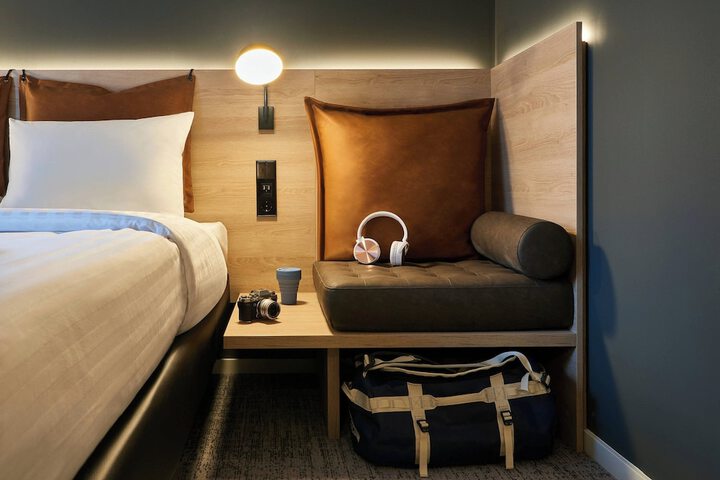 Room 10 of 43