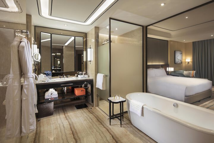 Room 41 of 70
