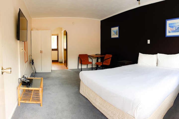 Room 5 of 41