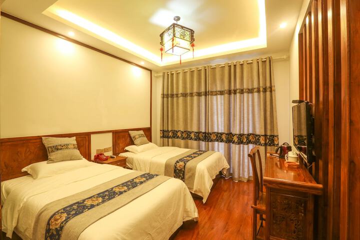 Room 8 of 27