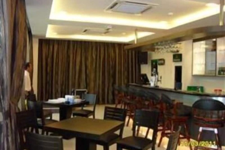 Dining Photos