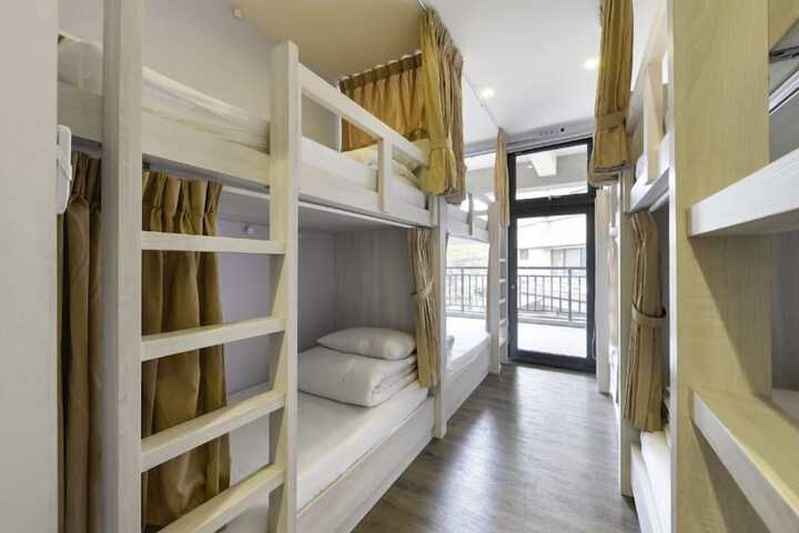 Room 25 of 44