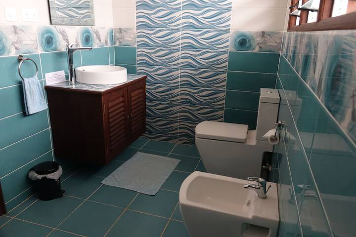 Room 6 of 121