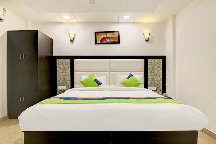 Room 16 of 21