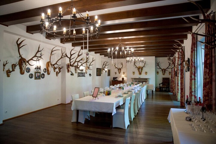 Dining 37 of 54