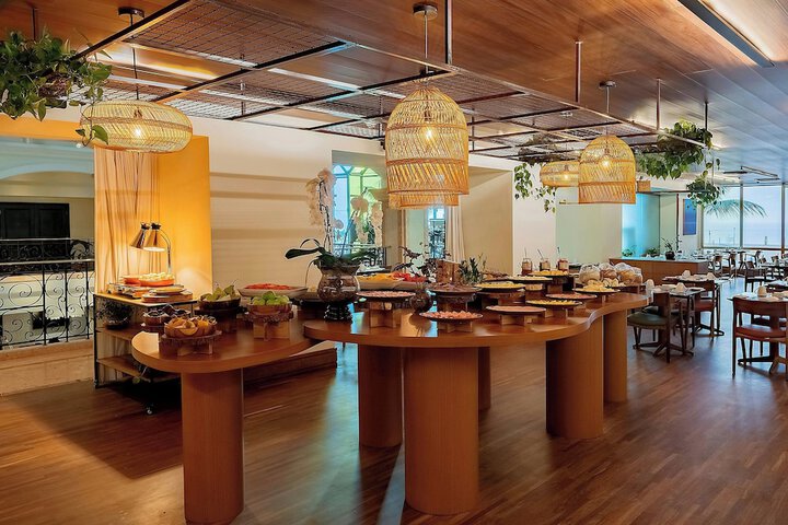Dining 108 of 150