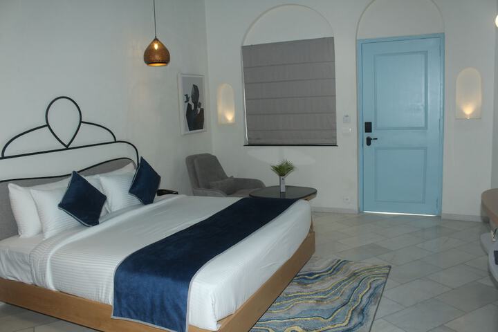 Room 54 of 142
