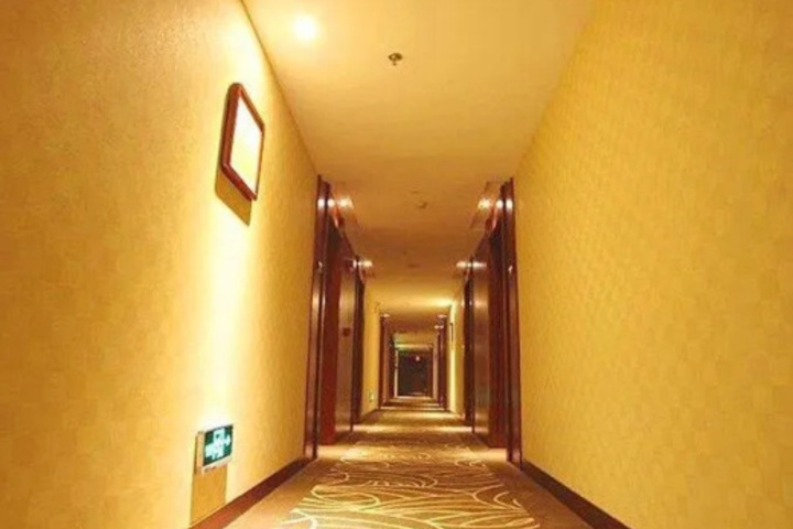 Room 14 of 19