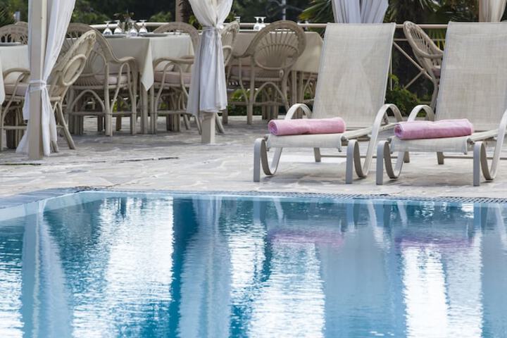 Pool 150 of 194