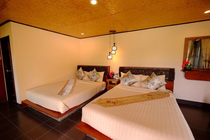 Room 4 of 65